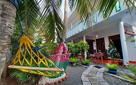 Sayura Beach Hotel